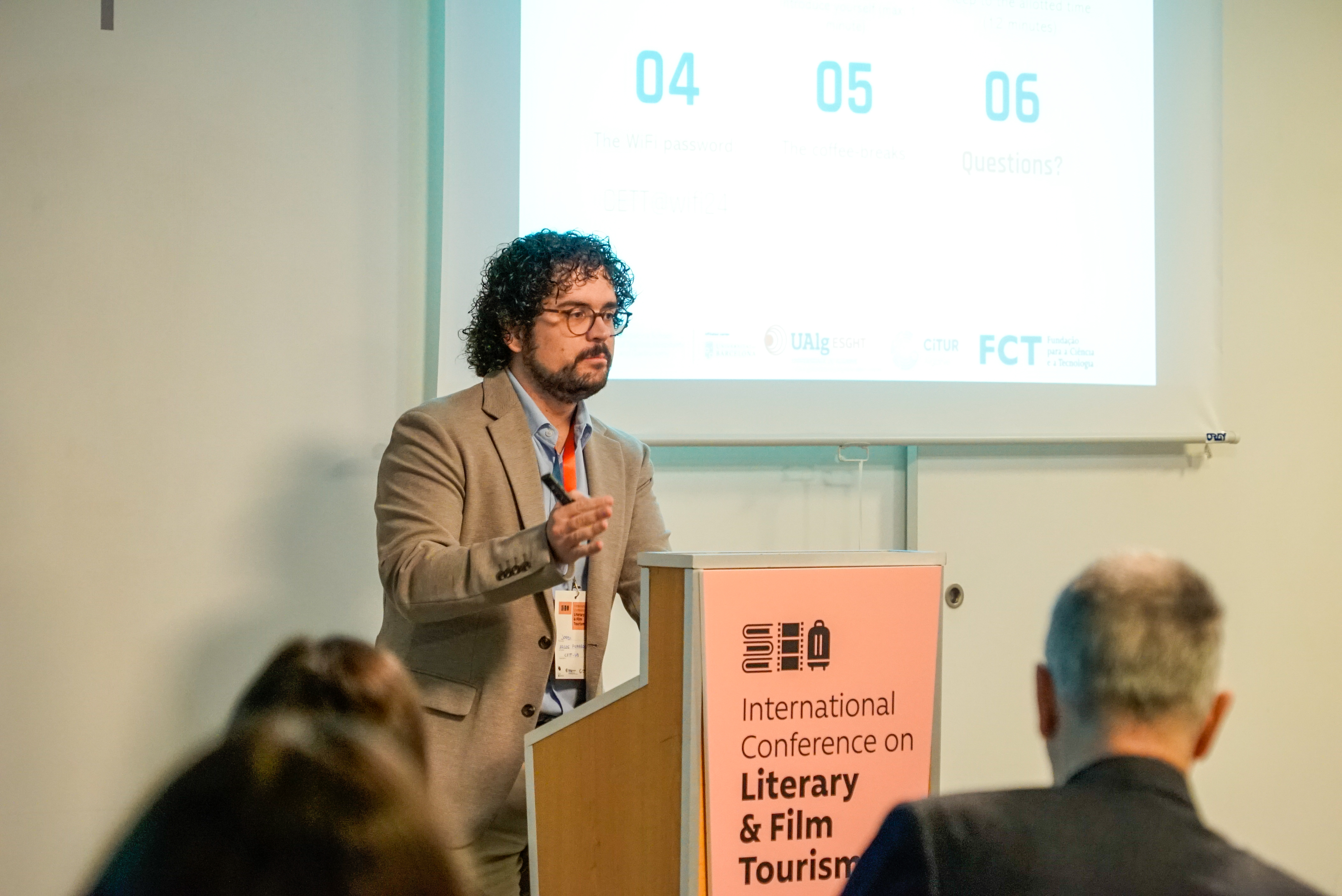 Photography from: Qué nos explican los y las profesionales sobre la relación entre literatura, cine y turismo? | CETT